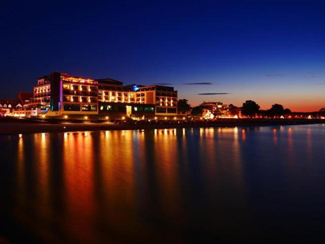 Hotel Bayside Scharbeutz Exterior foto